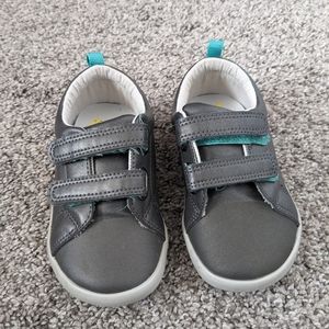 Ten Littles size 9 grey shoe, lightly used